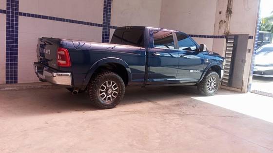 RAM 3500 6.7 I6 TURBO DIESEL LIMITED LONGHORN CD 4X4  AUTOMÁTICO